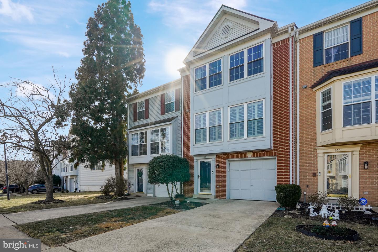 107 HAMPSHIRE SQ SW, LEESBURG, Virginia 20175, 3 Bedrooms Bedrooms, ,2 BathroomsBathrooms,Residential,For sale,107 HAMPSHIRE SQ SW,VALO2089158 MLS # VALO2089158