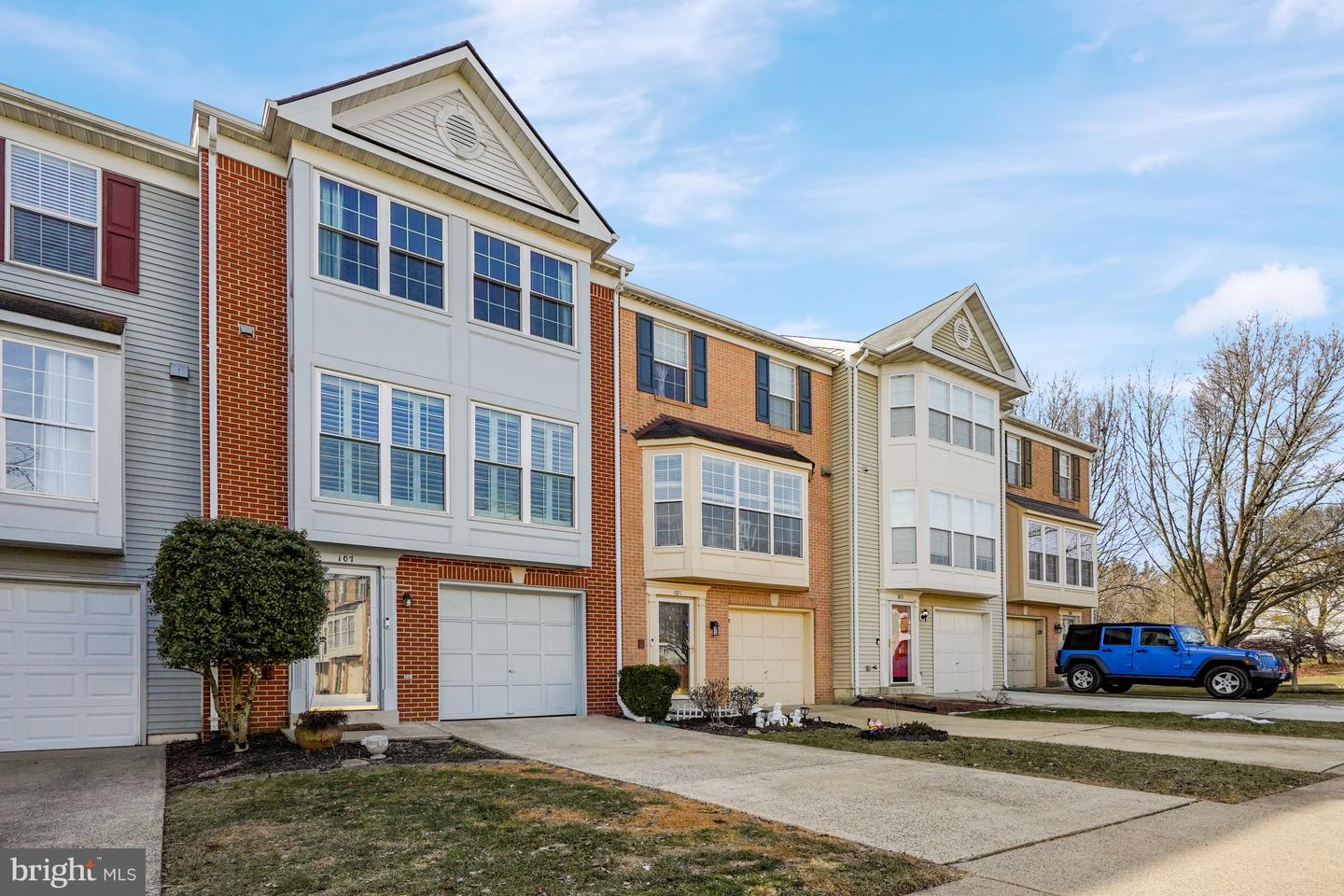 107 HAMPSHIRE SQ SW, LEESBURG, Virginia 20175, 3 Bedrooms Bedrooms, ,2 BathroomsBathrooms,Residential,For sale,107 HAMPSHIRE SQ SW,VALO2089158 MLS # VALO2089158