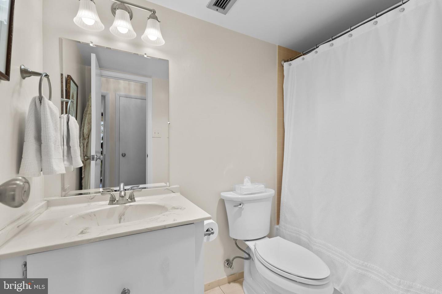 400 MADISON ST #1307, ALEXANDRIA, Virginia 22314, 2 Bedrooms Bedrooms, ,2 BathroomsBathrooms,Residential,For sale,400 MADISON ST #1307,VAAX2041950 MLS # VAAX2041950