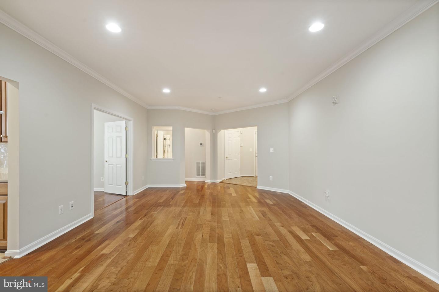 20751 ROYAL PALACE SQ #104, STERLING, Virginia 20165, 3 Bedrooms Bedrooms, ,2 BathroomsBathrooms,Residential,For sale,20751 ROYAL PALACE SQ #104,VALO2089344 MLS # VALO2089344