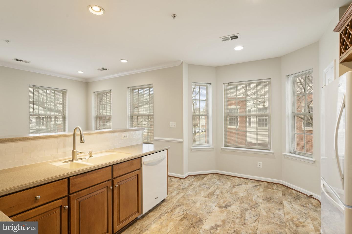 20751 ROYAL PALACE SQ #104, STERLING, Virginia 20165, 3 Bedrooms Bedrooms, ,2 BathroomsBathrooms,Residential,For sale,20751 ROYAL PALACE SQ #104,VALO2089344 MLS # VALO2089344