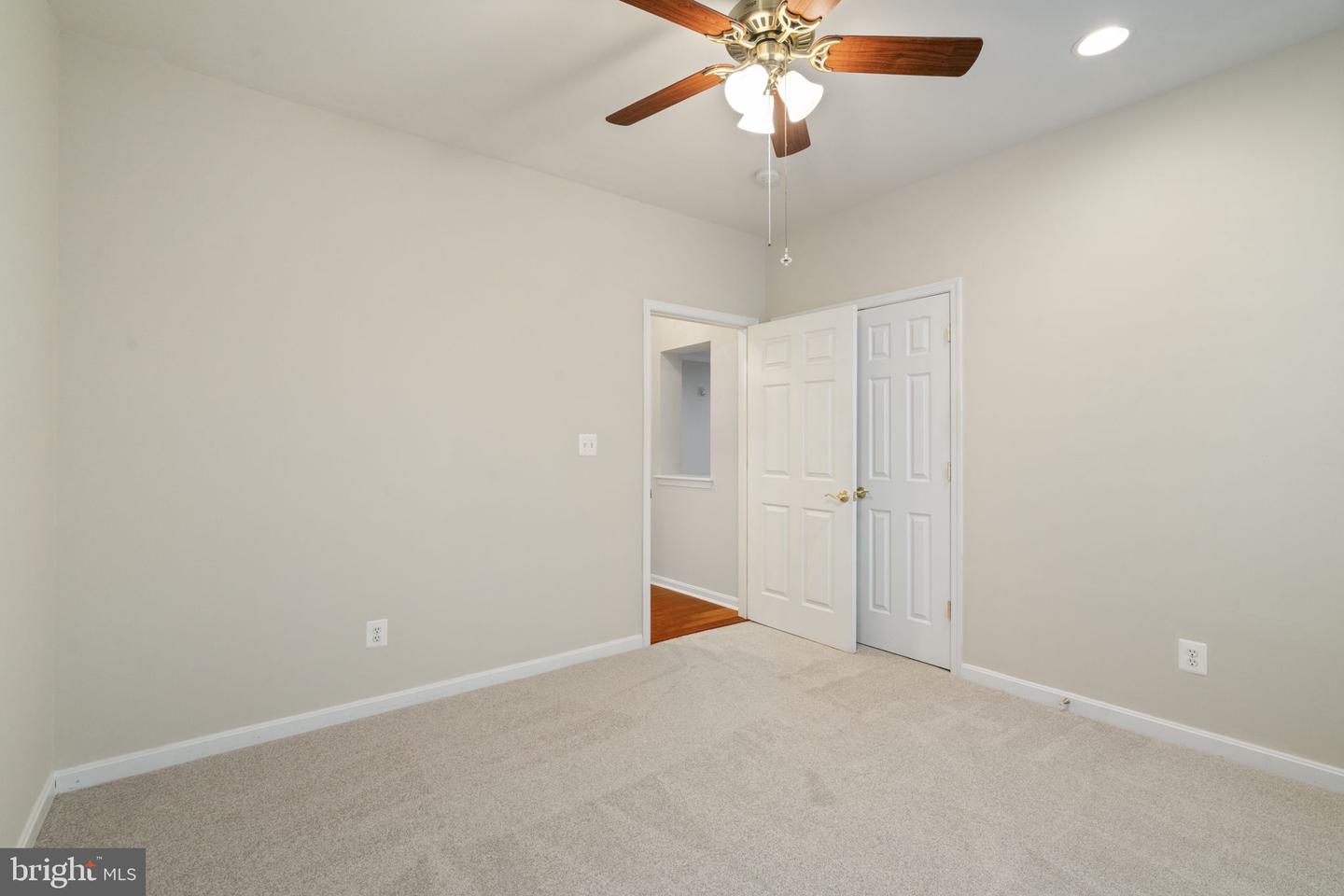 20751 ROYAL PALACE SQ #104, STERLING, Virginia 20165, 3 Bedrooms Bedrooms, ,2 BathroomsBathrooms,Residential,For sale,20751 ROYAL PALACE SQ #104,VALO2089344 MLS # VALO2089344