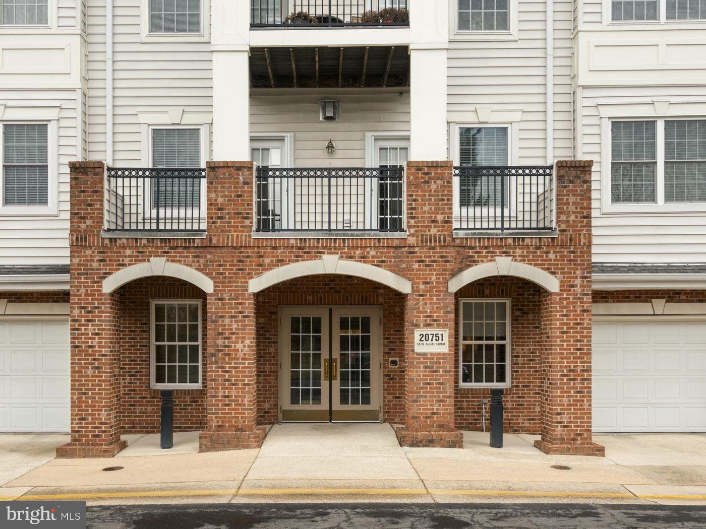 20751 ROYAL PALACE SQ #104, STERLING, Virginia 20165, 3 Bedrooms Bedrooms, ,2 BathroomsBathrooms,Residential,For sale,20751 ROYAL PALACE SQ #104,VALO2089344 MLS # VALO2089344