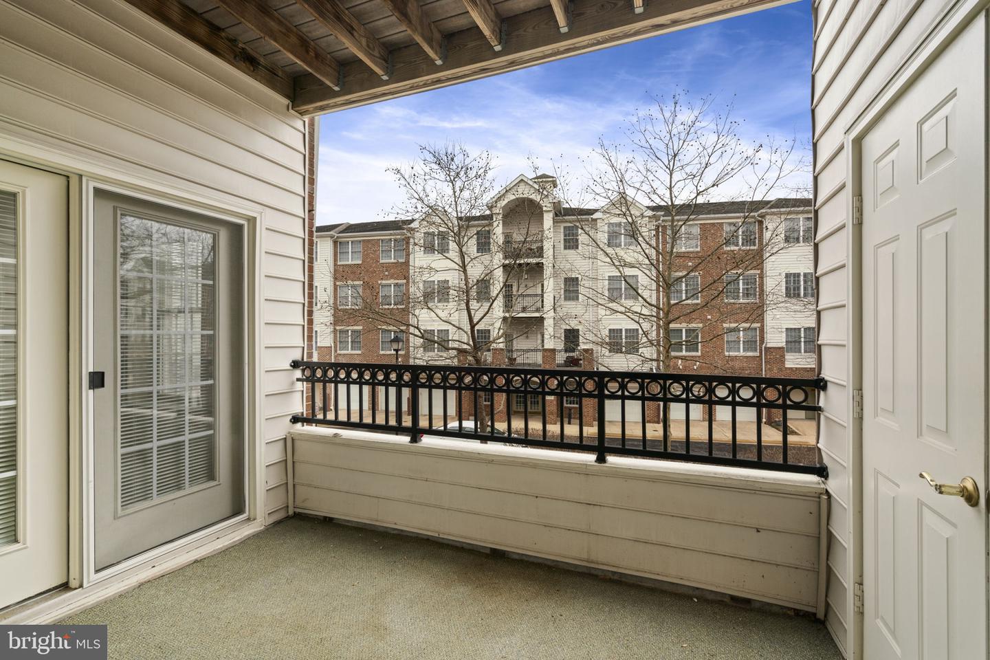 20751 ROYAL PALACE SQ #104, STERLING, Virginia 20165, 3 Bedrooms Bedrooms, ,2 BathroomsBathrooms,Residential,For sale,20751 ROYAL PALACE SQ #104,VALO2089344 MLS # VALO2089344