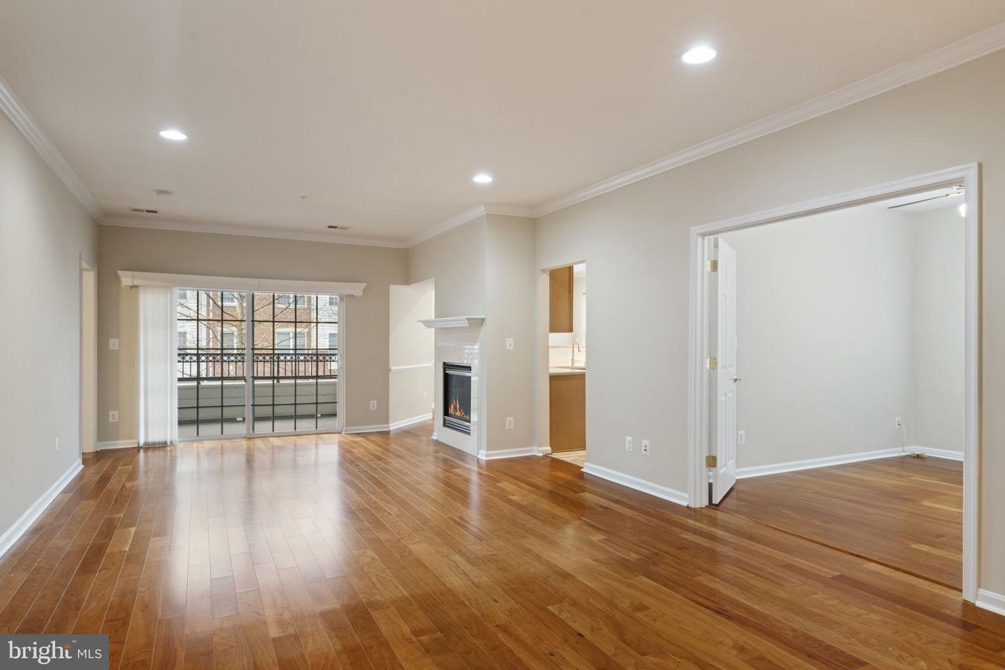 20751 ROYAL PALACE SQ #104, STERLING, Virginia 20165, 3 Bedrooms Bedrooms, ,2 BathroomsBathrooms,Residential,For sale,20751 ROYAL PALACE SQ #104,VALO2089344 MLS # VALO2089344