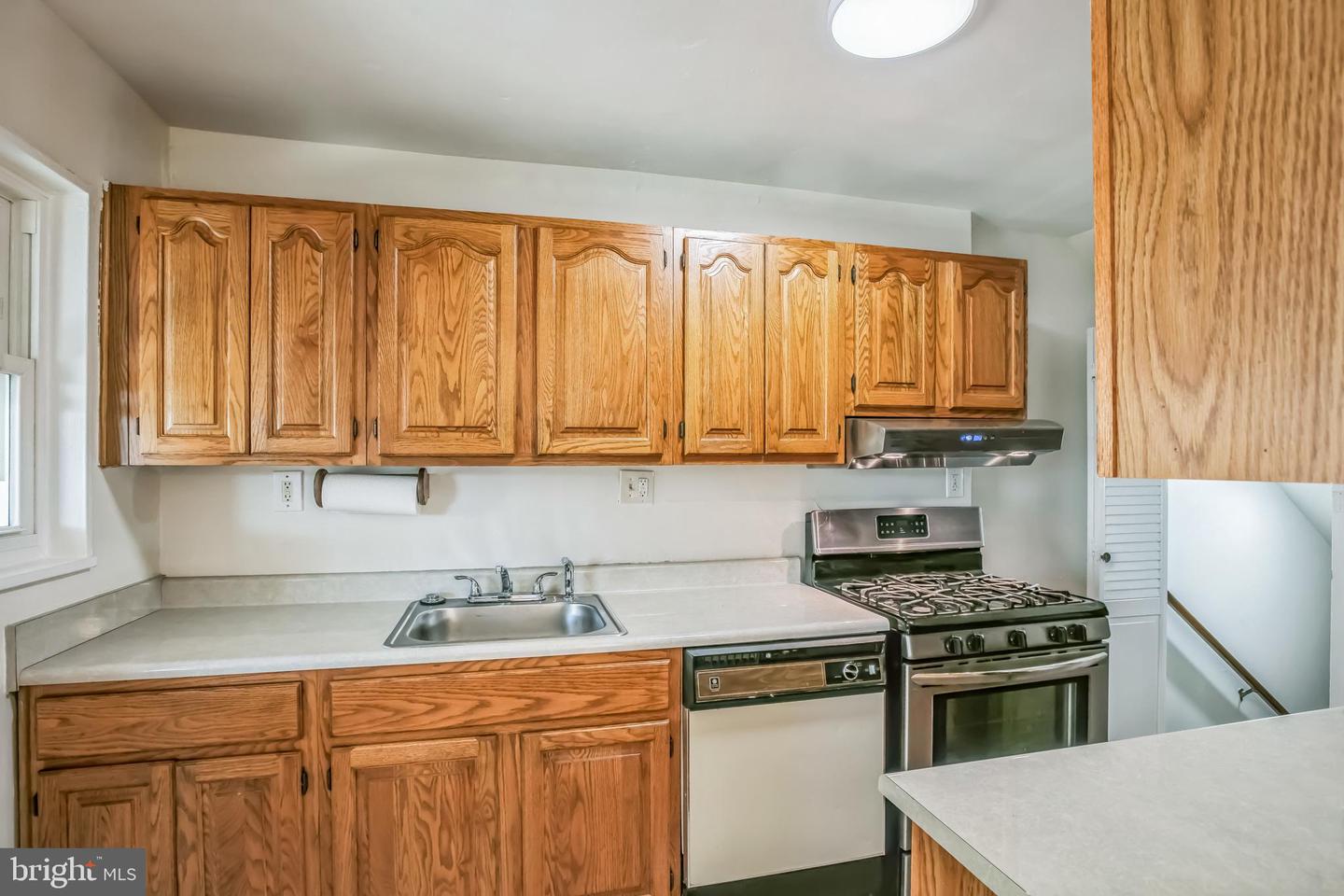 44 W TAYLOR RUN PKWY, ALEXANDRIA, Virginia 22314, 3 Bedrooms Bedrooms, ,1 BathroomBathrooms,Residential,For sale,44 W TAYLOR RUN PKWY,VAAX2042146 MLS # VAAX2042146