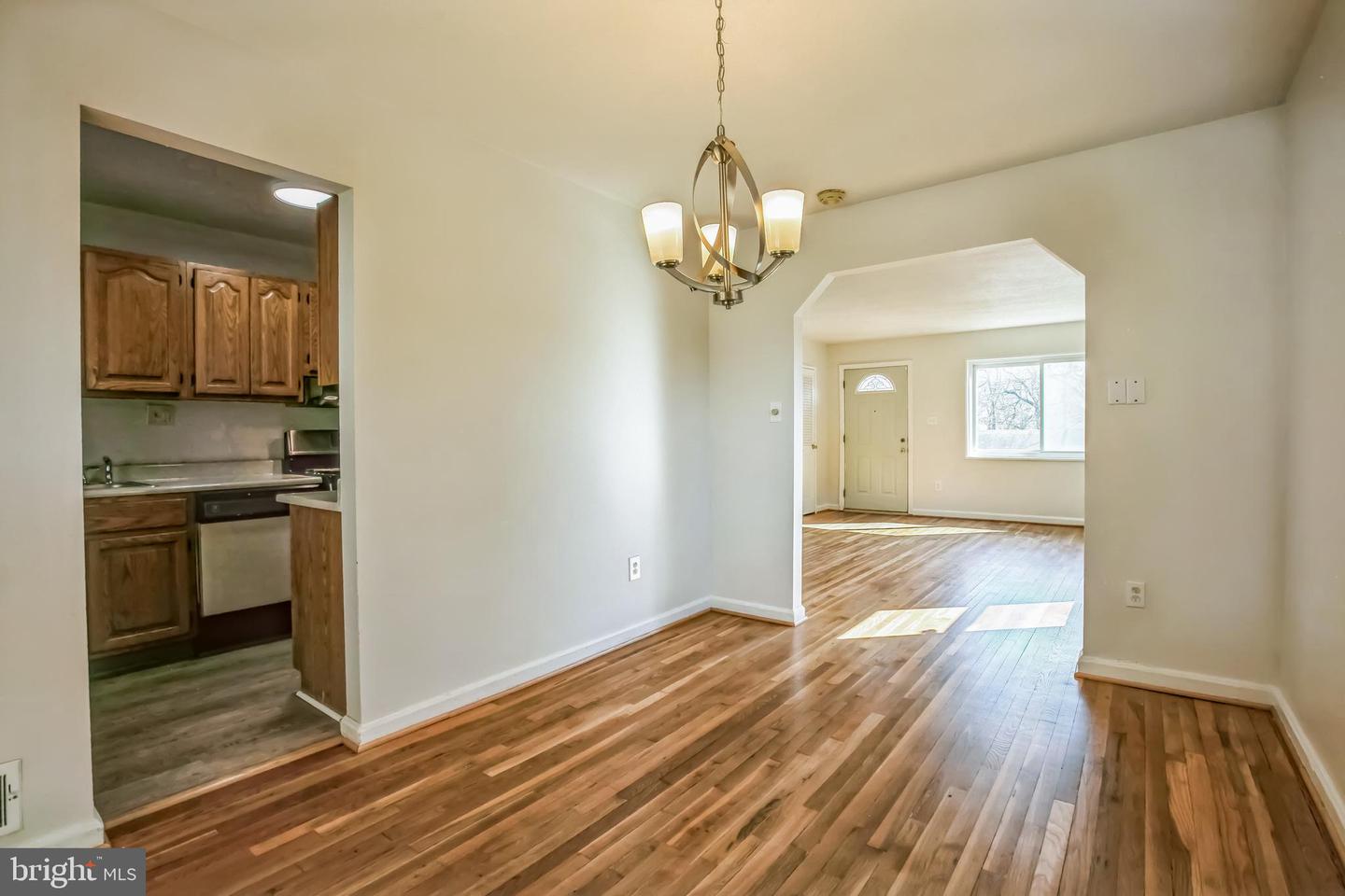 44 W TAYLOR RUN PKWY, ALEXANDRIA, Virginia 22314, 3 Bedrooms Bedrooms, ,1 BathroomBathrooms,Residential,For sale,44 W TAYLOR RUN PKWY,VAAX2042146 MLS # VAAX2042146