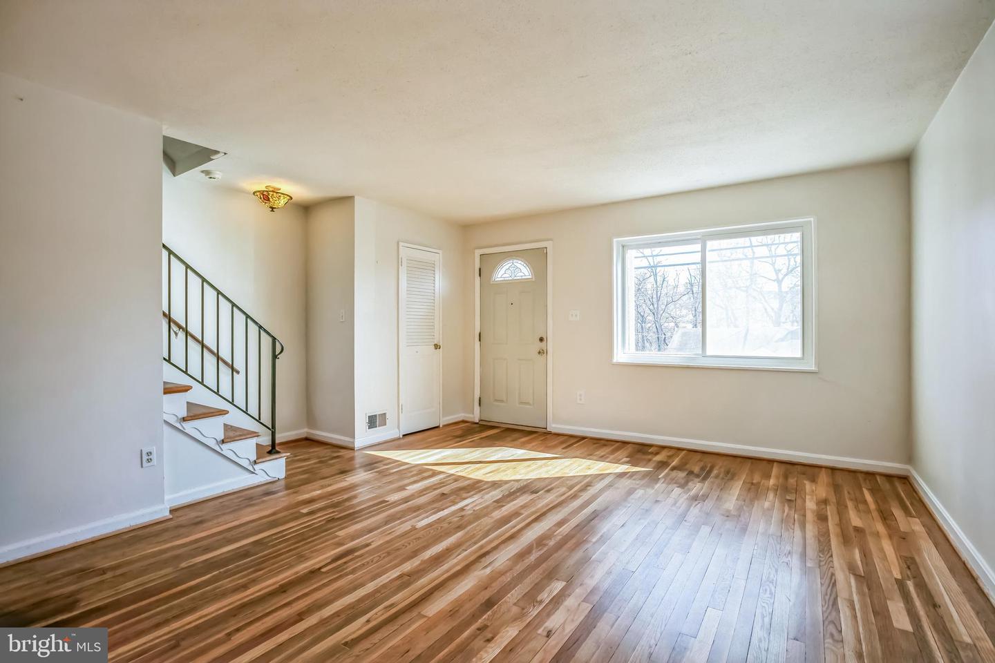 44 W TAYLOR RUN PKWY, ALEXANDRIA, Virginia 22314, 3 Bedrooms Bedrooms, ,1 BathroomBathrooms,Residential,For sale,44 W TAYLOR RUN PKWY,VAAX2042146 MLS # VAAX2042146