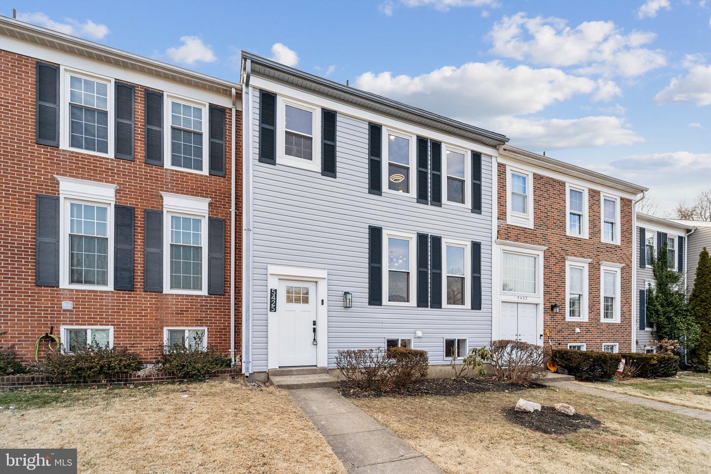 5425 HELM CT, FAIRFAX, Virginia 22032, 4 Bedrooms Bedrooms, ,3 BathroomsBathrooms,Residential,For sale,5425 HELM CT,VAFX2223968 MLS # VAFX2223968