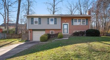 851 LONGVIEW PL, HERNDON, Virginia 20170, 4 Bedrooms Bedrooms, ,3 BathroomsBathrooms,Residential,For sale,851 LONGVIEW PL,VAFX2224002 MLS # VAFX2224002