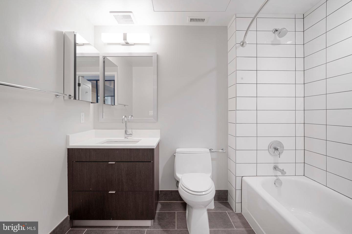 1300 4TH ST SE #309, WASHINGTON, District Of Columbia 20003, 2 Bedrooms Bedrooms, ,2 BathroomsBathrooms,Residential,For sale,1300 4TH ST SE #309,DCDC2187212 MLS # DCDC2187212