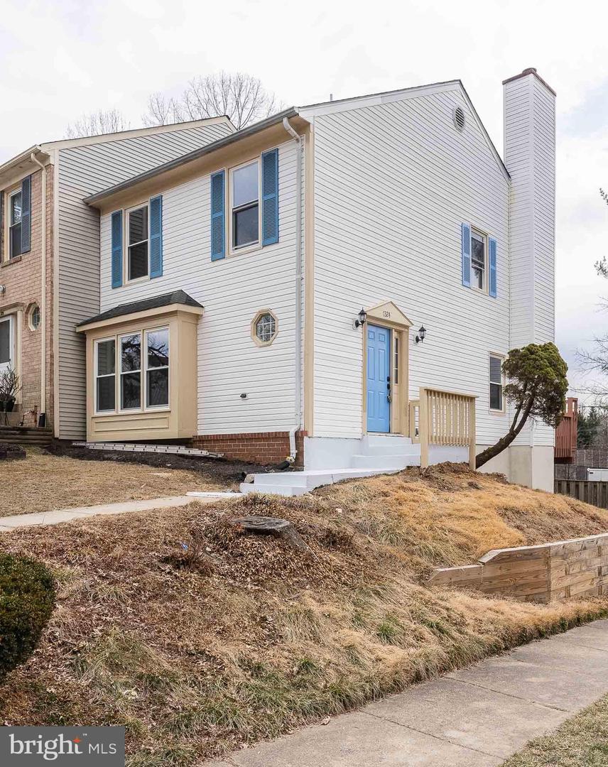 7324 STREAM WAY, SPRINGFIELD, Virginia 22152, 3 Bedrooms Bedrooms, ,3 BathroomsBathrooms,Residential,For sale,7324 STREAM WAY,VAFX2224332 MLS # VAFX2224332