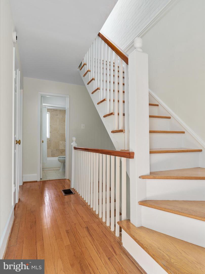 913 JEFFERSON ST, ALEXANDRIA, Virginia 22314, 3 Bedrooms Bedrooms, ,2 BathroomsBathrooms,Residential,For sale,913 JEFFERSON ST,VAAX2040678 MLS # VAAX2040678