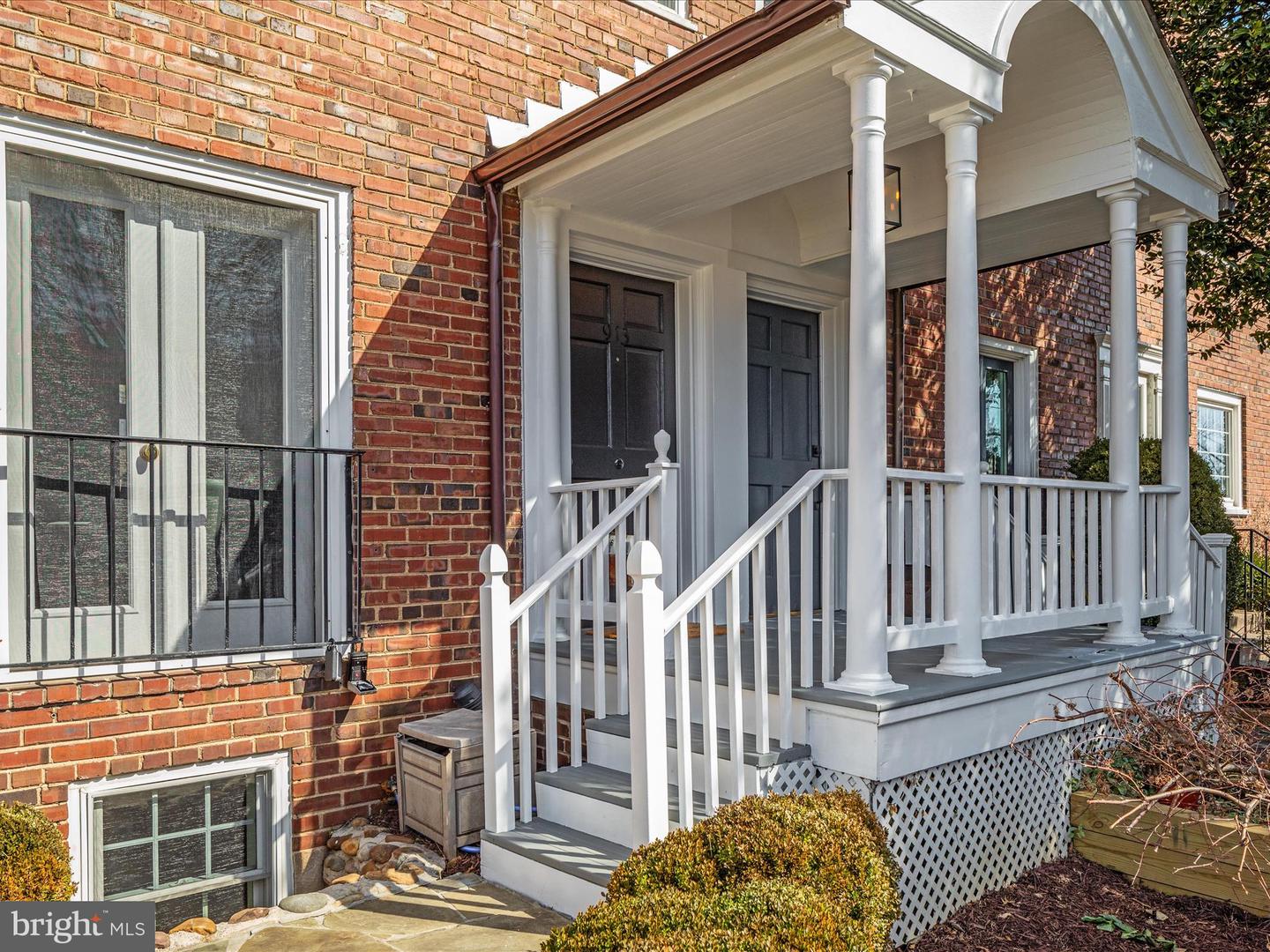 913 JEFFERSON ST, ALEXANDRIA, Virginia 22314, 3 Bedrooms Bedrooms, ,2 BathroomsBathrooms,Residential,For sale,913 JEFFERSON ST,VAAX2040678 MLS # VAAX2040678