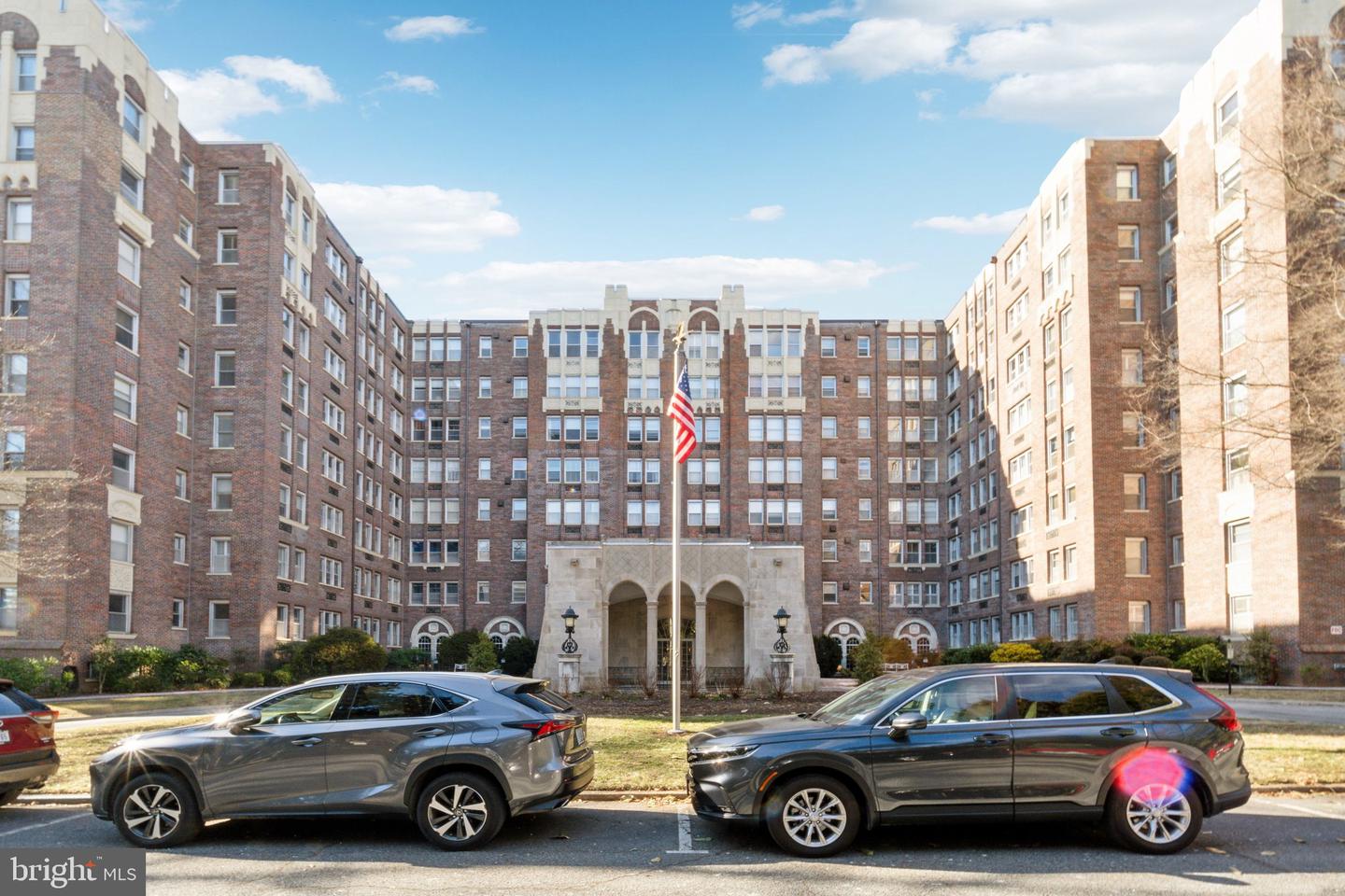 4000 CATHEDRAL AVE NW #250/251B, WASHINGTON, District Of Columbia 20016, 2 Bedrooms Bedrooms, ,2 BathroomsBathrooms,Residential,For sale,4000 CATHEDRAL AVE NW #250/251B,DCDC2183262 MLS # DCDC2183262