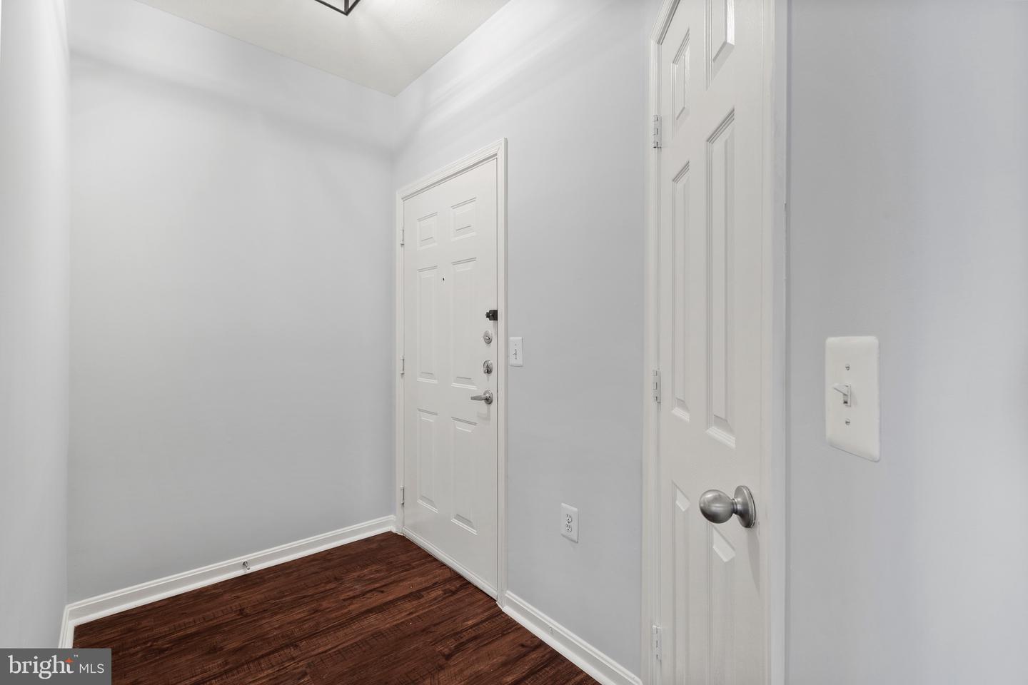 9490 VIRGINIA CENTER BLVD #125, VIENNA, Virginia 22181, 2 Bedrooms Bedrooms, ,2 BathroomsBathrooms,Residential,For sale,9490 VIRGINIA CENTER BLVD #125,VAFX2220612 MLS # VAFX2220612