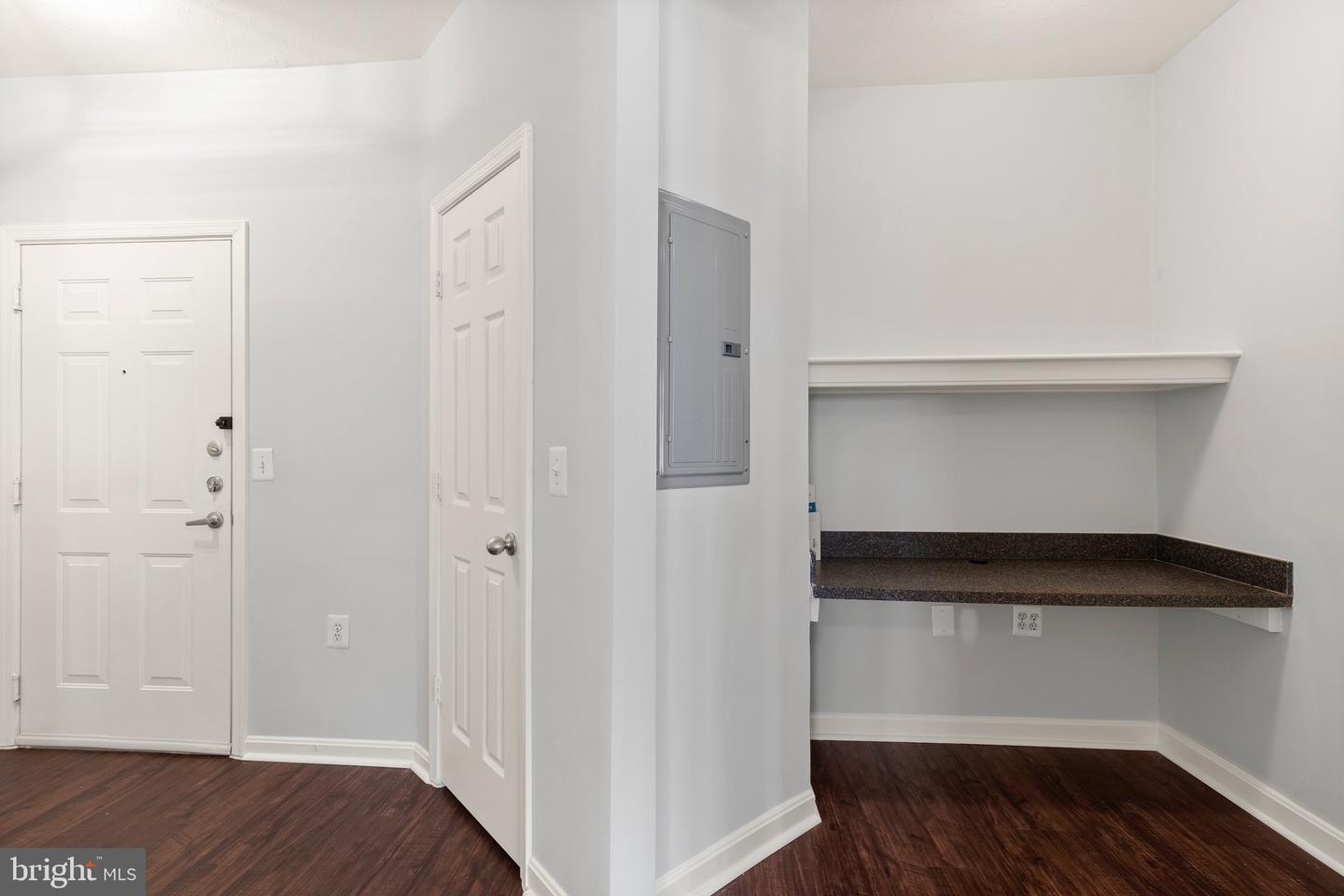 9490 VIRGINIA CENTER BLVD #125, VIENNA, Virginia 22181, 2 Bedrooms Bedrooms, ,2 BathroomsBathrooms,Residential,For sale,9490 VIRGINIA CENTER BLVD #125,VAFX2220612 MLS # VAFX2220612