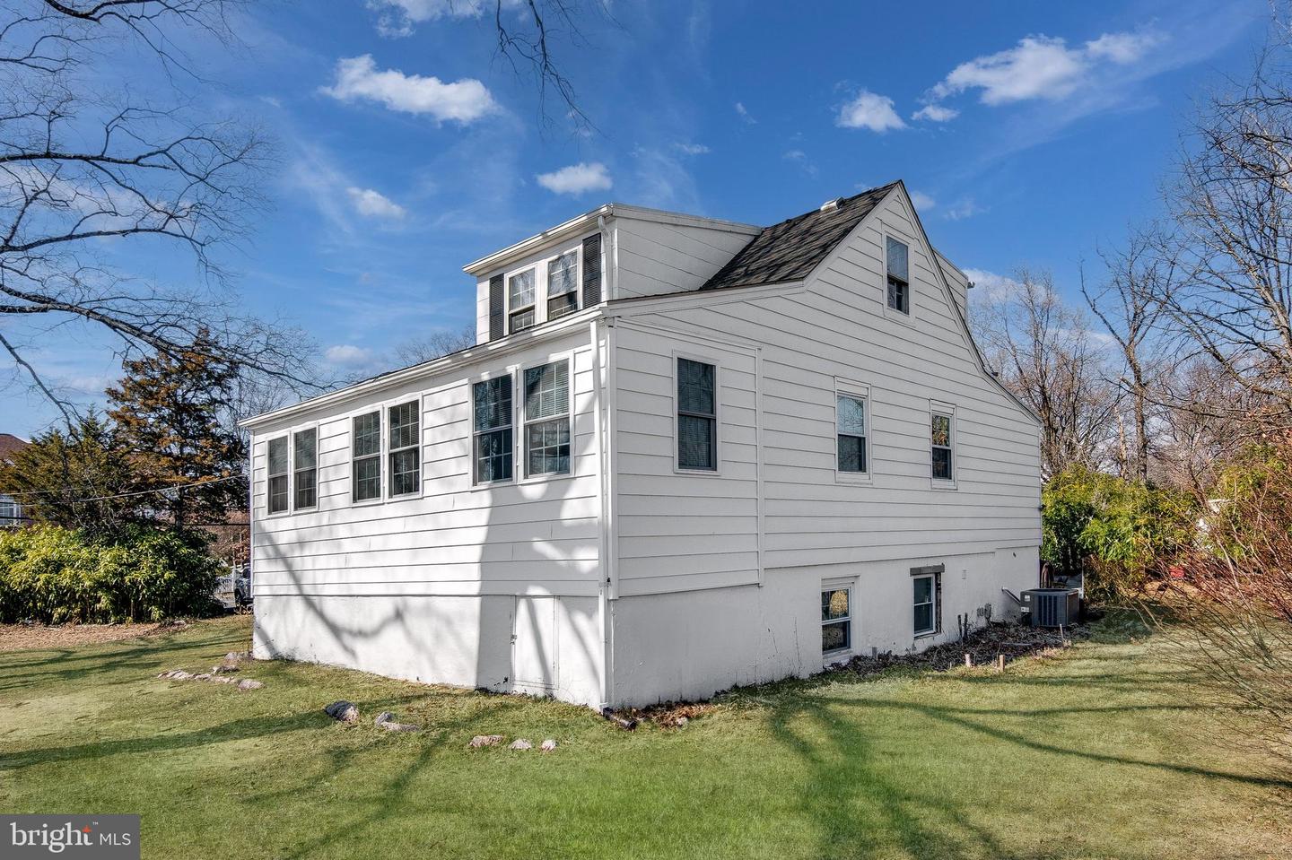 6578 EDSALL RD, ALEXANDRIA, Virginia 22312, 6 Bedrooms Bedrooms, ,4 BathroomsBathrooms,Residential,For sale,6578 EDSALL RD,VAFX2223376 MLS # VAFX2223376