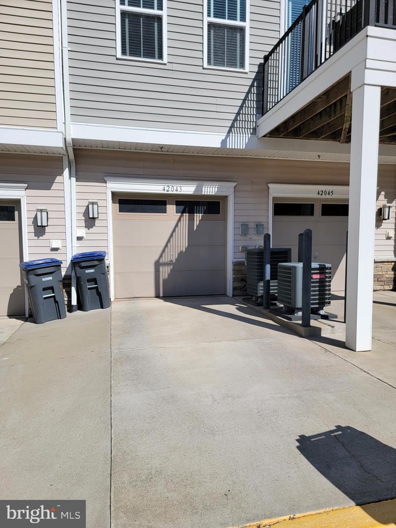 42043 BERKLEY HILL TER, ALDIE, Virginia 20105, 3 Bedrooms Bedrooms, ,2 BathroomsBathrooms,Residential,For sale,42043 BERKLEY HILL TER,VALO2089610 MLS # VALO2089610