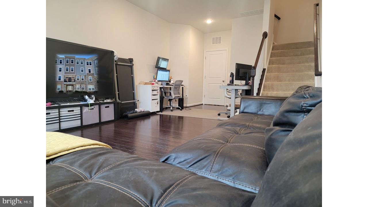 42043 BERKLEY HILL TER, ALDIE, Virginia 20105, 3 Bedrooms Bedrooms, ,2 BathroomsBathrooms,Residential,For sale,42043 BERKLEY HILL TER,VALO2089610 MLS # VALO2089610