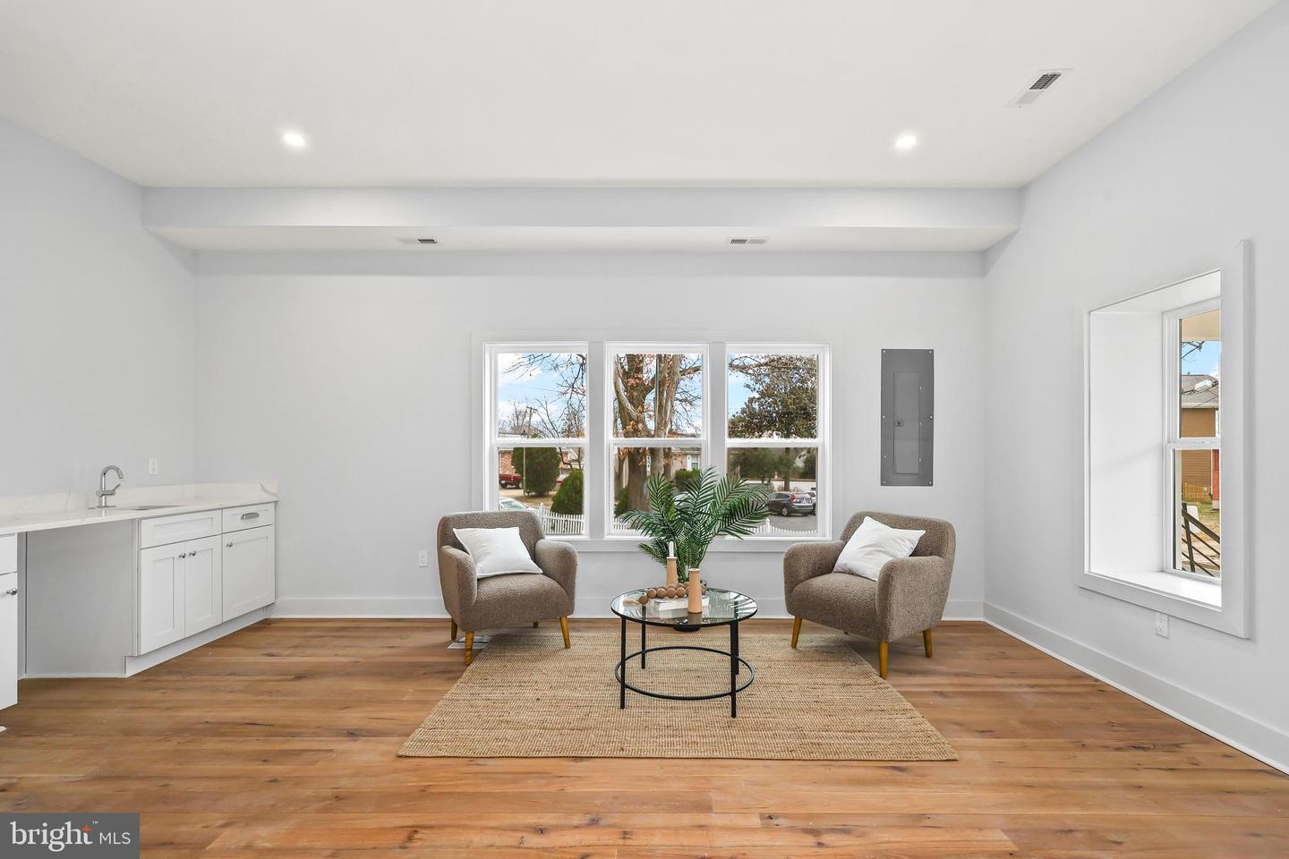 1713 N CAMERON ST, ARLINGTON, Virginia 22207, 6 Bedrooms Bedrooms, ,7 BathroomsBathrooms,Residential,For sale,1713 N CAMERON ST,VAAR2053866 MLS # VAAR2053866