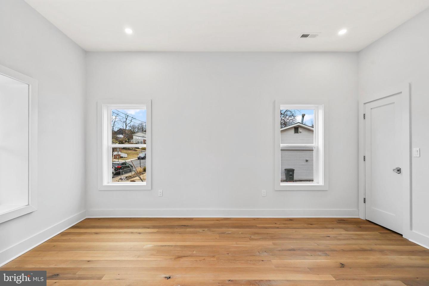1713 N CAMERON ST, ARLINGTON, Virginia 22207, 6 Bedrooms Bedrooms, ,7 BathroomsBathrooms,Residential,For sale,1713 N CAMERON ST,VAAR2053866 MLS # VAAR2053866