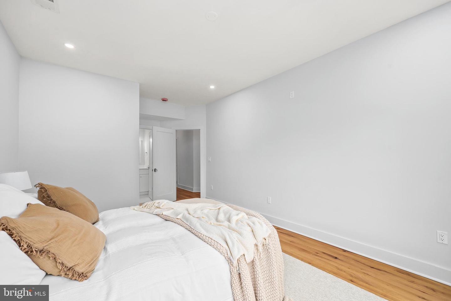 1713 N CAMERON ST, ARLINGTON, Virginia 22207, 6 Bedrooms Bedrooms, ,7 BathroomsBathrooms,Residential,For sale,1713 N CAMERON ST,VAAR2053866 MLS # VAAR2053866