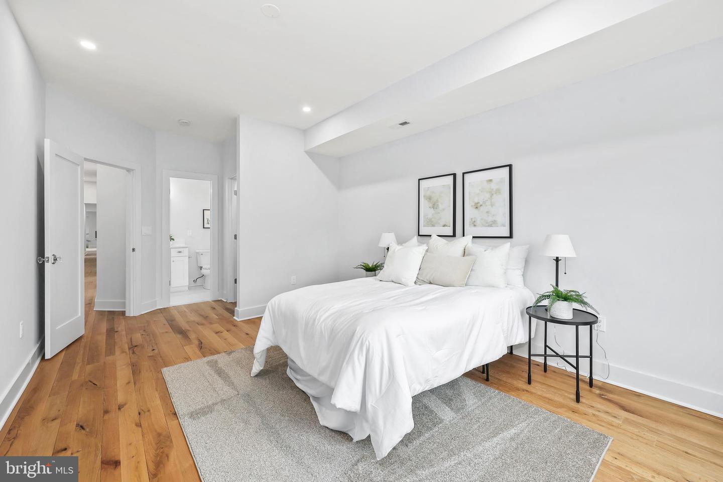 1713 N CAMERON ST, ARLINGTON, Virginia 22207, 6 Bedrooms Bedrooms, ,7 BathroomsBathrooms,Residential,For sale,1713 N CAMERON ST,VAAR2053866 MLS # VAAR2053866
