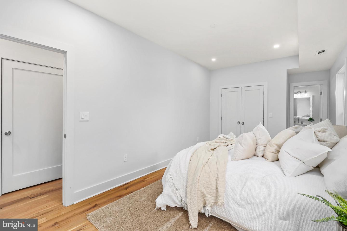 1713 N CAMERON ST, ARLINGTON, Virginia 22207, 6 Bedrooms Bedrooms, ,7 BathroomsBathrooms,Residential,For sale,1713 N CAMERON ST,VAAR2053866 MLS # VAAR2053866