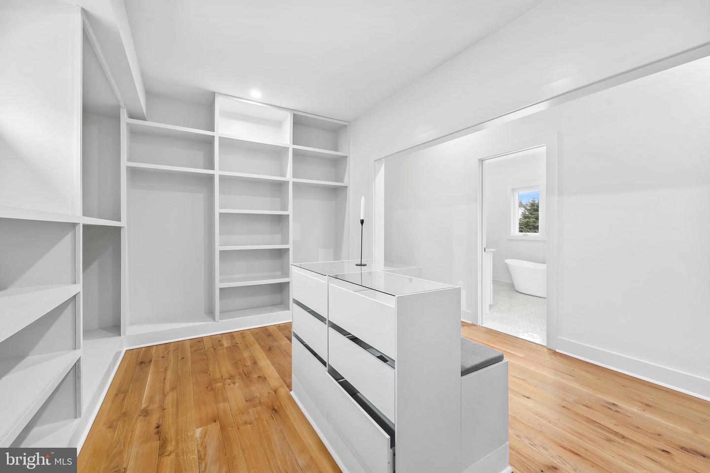 1713 N CAMERON ST, ARLINGTON, Virginia 22207, 6 Bedrooms Bedrooms, ,7 BathroomsBathrooms,Residential,For sale,1713 N CAMERON ST,VAAR2053866 MLS # VAAR2053866