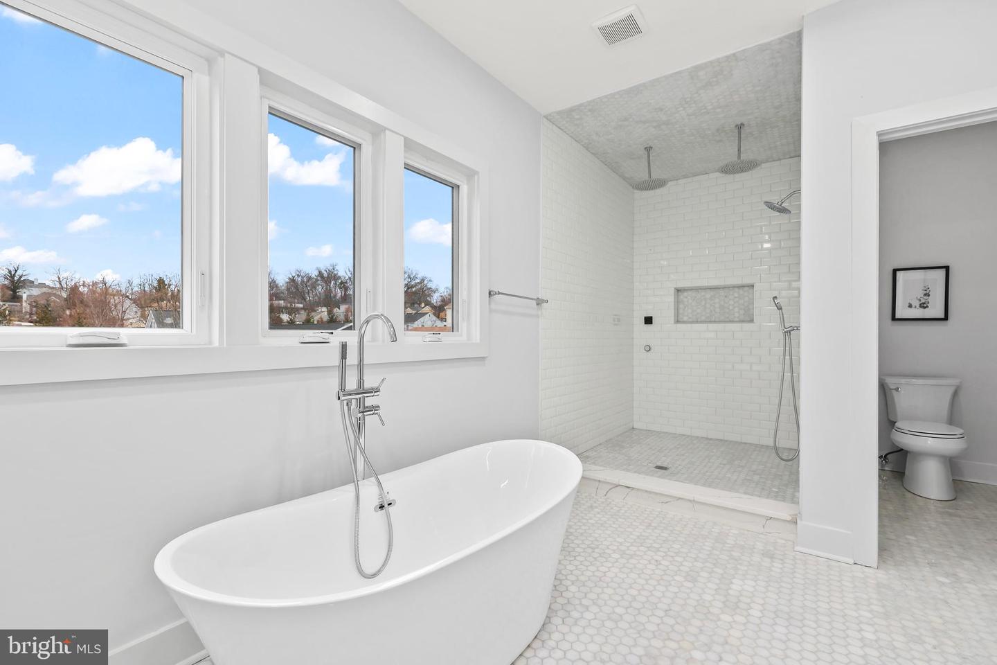 1713 N CAMERON ST, ARLINGTON, Virginia 22207, 6 Bedrooms Bedrooms, ,7 BathroomsBathrooms,Residential,For sale,1713 N CAMERON ST,VAAR2053866 MLS # VAAR2053866