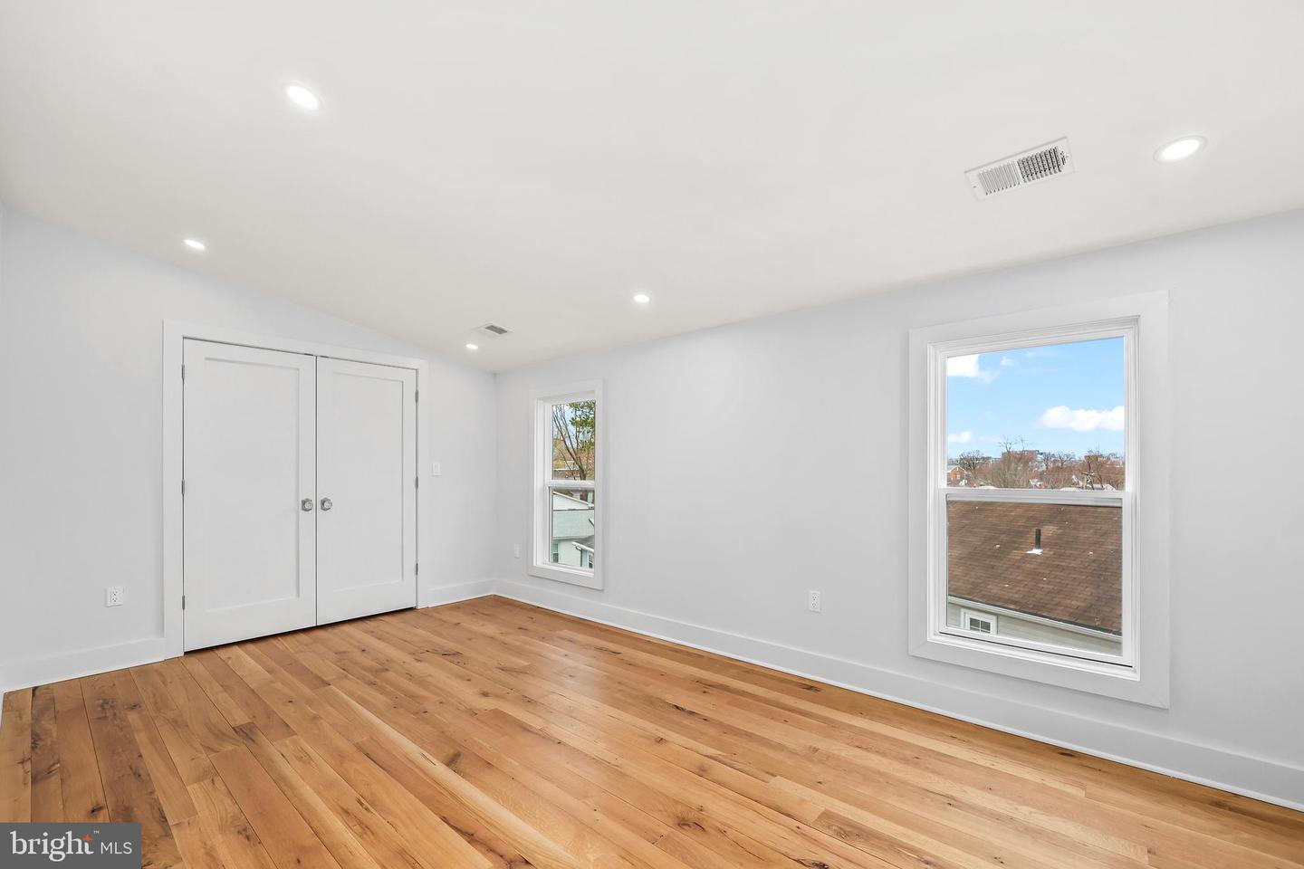 1713 N CAMERON ST, ARLINGTON, Virginia 22207, 6 Bedrooms Bedrooms, ,7 BathroomsBathrooms,Residential,For sale,1713 N CAMERON ST,VAAR2053866 MLS # VAAR2053866