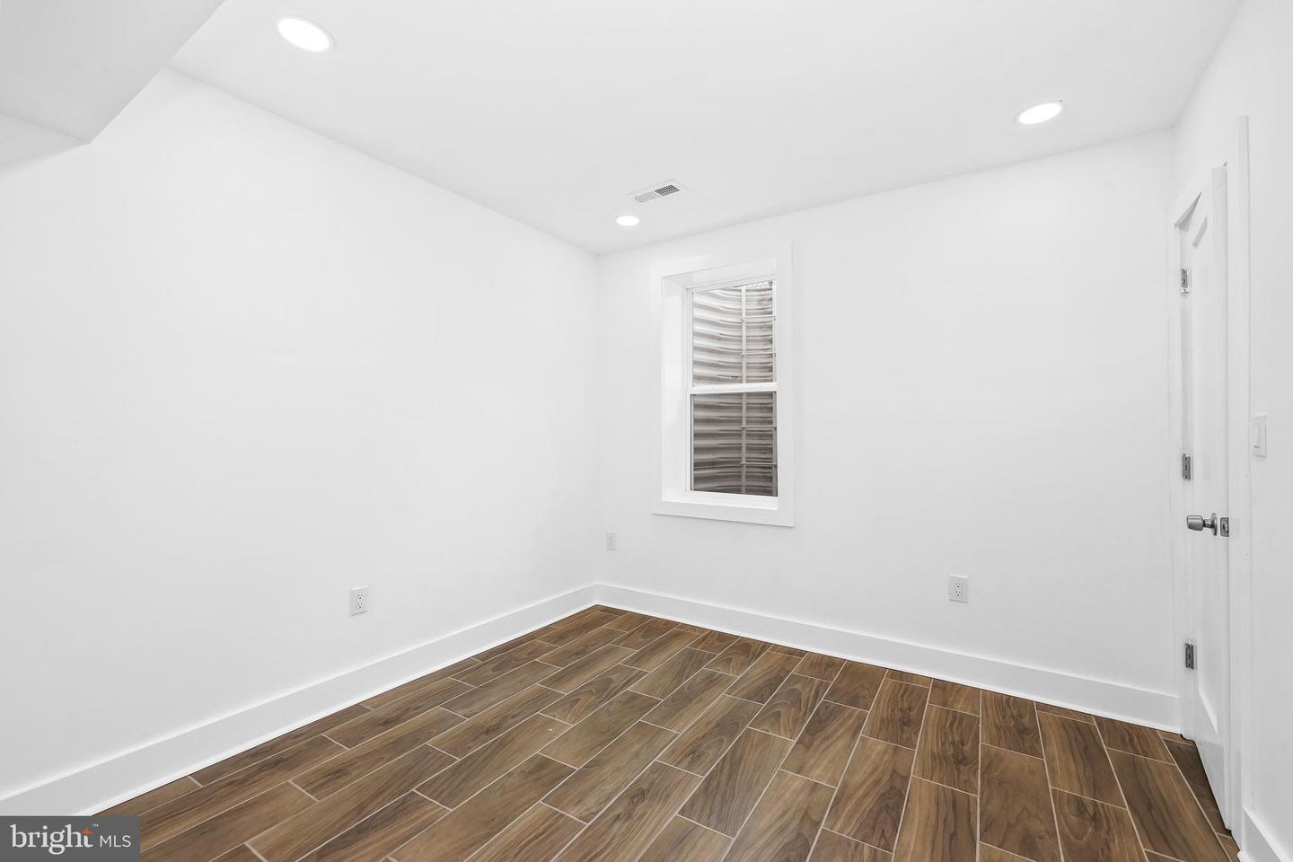 1713 N CAMERON ST, ARLINGTON, Virginia 22207, 6 Bedrooms Bedrooms, ,7 BathroomsBathrooms,Residential,For sale,1713 N CAMERON ST,VAAR2053866 MLS # VAAR2053866
