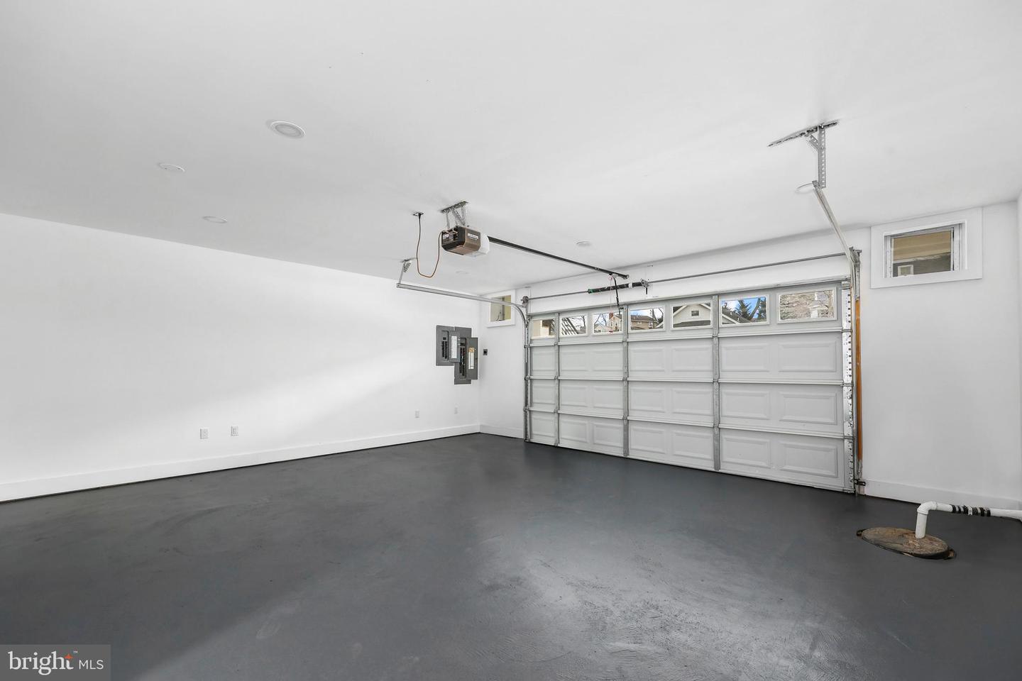1713 N CAMERON ST, ARLINGTON, Virginia 22207, 6 Bedrooms Bedrooms, ,7 BathroomsBathrooms,Residential,For sale,1713 N CAMERON ST,VAAR2053866 MLS # VAAR2053866