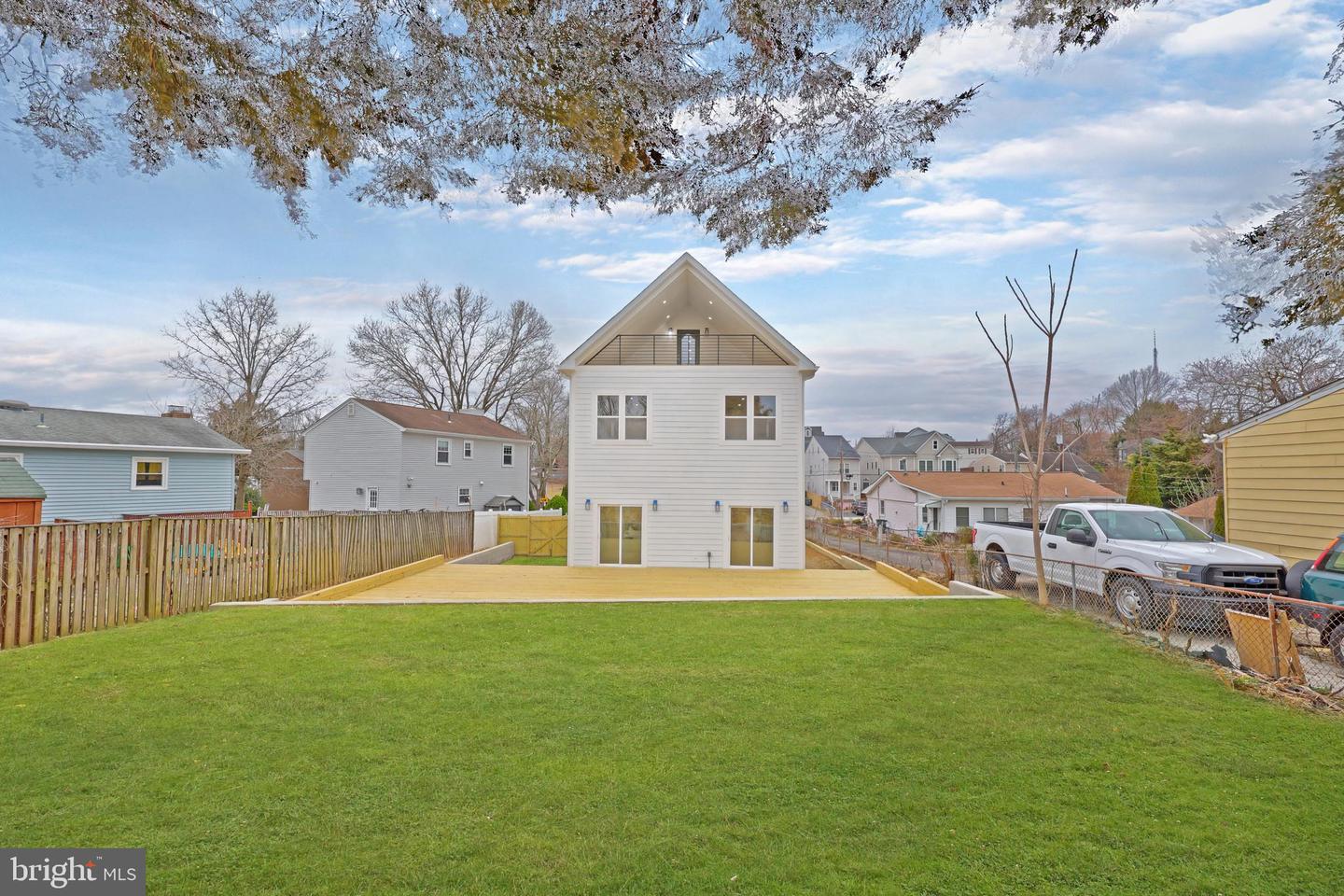 1713 N CAMERON ST, ARLINGTON, Virginia 22207, 6 Bedrooms Bedrooms, ,7 BathroomsBathrooms,Residential,For sale,1713 N CAMERON ST,VAAR2053866 MLS # VAAR2053866