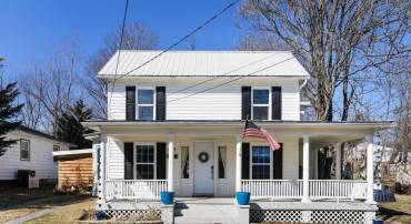 218 S COMMERCE ST, WOODSTOCK, Virginia 22664, 4 Bedrooms Bedrooms, ,2 BathroomsBathrooms,Residential,For sale,218 S COMMERCE ST,VASH2010746 MLS # VASH2010746