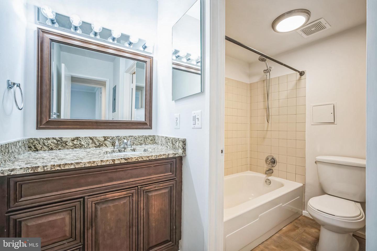 1670 PARKCREST CIR #3B/200, RESTON, Virginia 20190, 2 Bedrooms Bedrooms, ,1 BathroomBathrooms,Residential,For sale,1670 PARKCREST CIR #3B/200,VAFX2224052 MLS # VAFX2224052