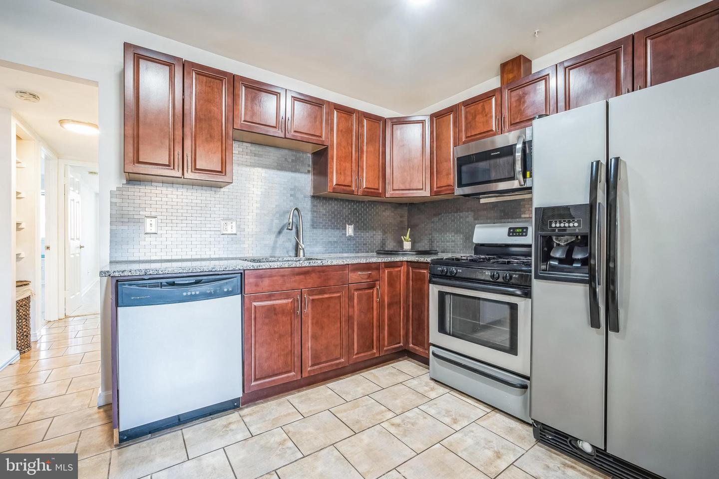 1670 PARKCREST CIR #3B/200, RESTON, Virginia 20190, 2 Bedrooms Bedrooms, ,1 BathroomBathrooms,Residential,For sale,1670 PARKCREST CIR #3B/200,VAFX2224052 MLS # VAFX2224052