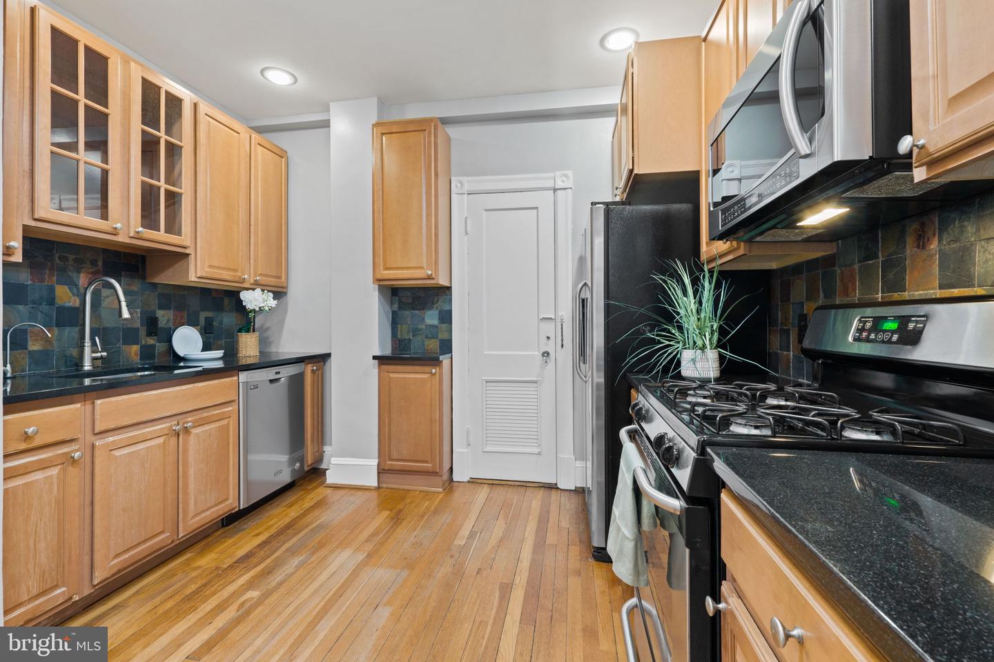 5112 CONNECTICUT AVE NW #201, WASHINGTON, District Of Columbia 20008, 2 Bedrooms Bedrooms, ,1 BathroomBathrooms,Residential,For sale,5112 CONNECTICUT AVE NW #201,DCDC2187186 MLS # DCDC2187186