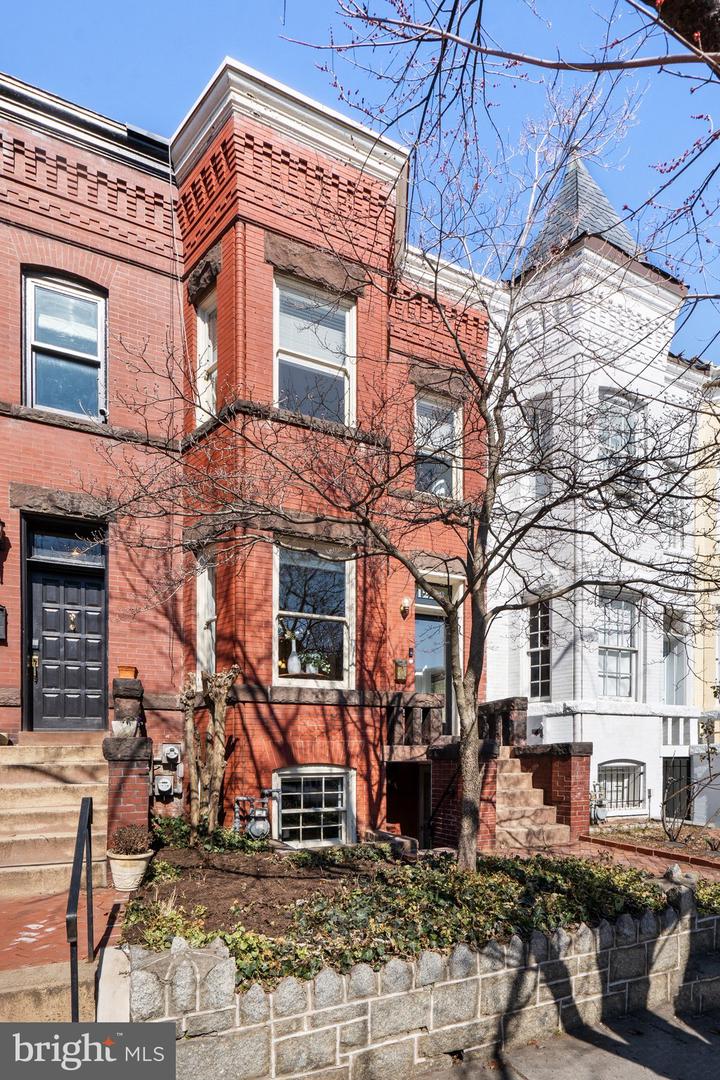 1224 INDEPENDENCE AVE SE, WASHINGTON, District Of Columbia 20003, 4 Bedrooms Bedrooms, ,3 BathroomsBathrooms,Residential,For sale,1224 INDEPENDENCE AVE SE,DCDC2187262 MLS # DCDC2187262