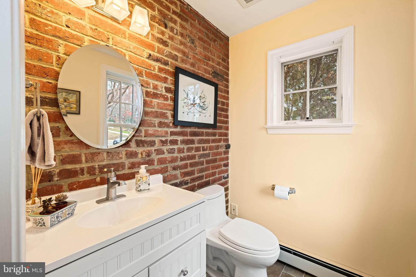 225 E MASON AVE, ALEXANDRIA, Virginia 22301, 2 Bedrooms Bedrooms, ,1 BathroomBathrooms,Residential,For sale,225 E MASON AVE,VAAX2042258 MLS # VAAX2042258