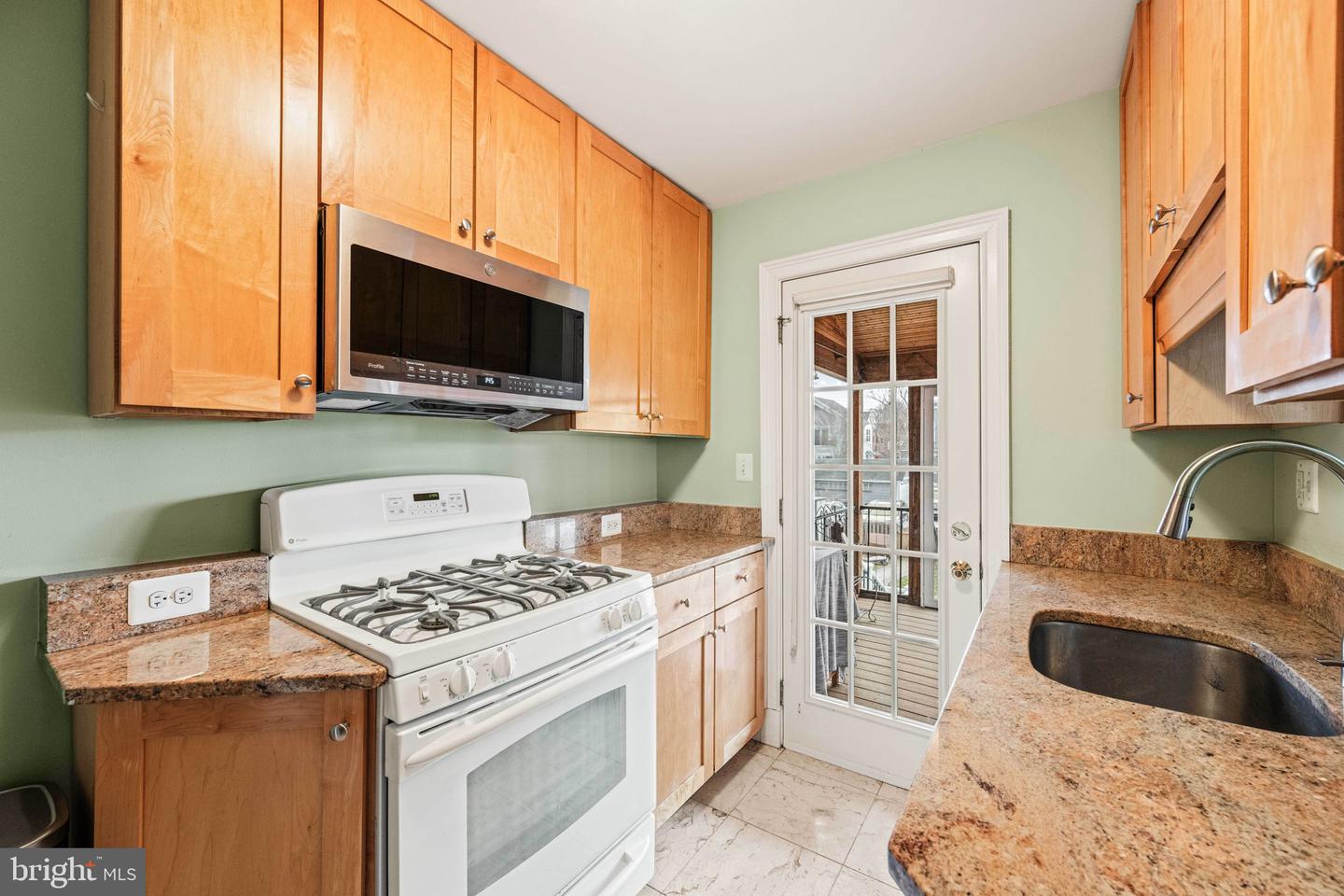 225 E MASON AVE, ALEXANDRIA, Virginia 22301, 2 Bedrooms Bedrooms, ,1 BathroomBathrooms,Residential,For sale,225 E MASON AVE,VAAX2042258 MLS # VAAX2042258