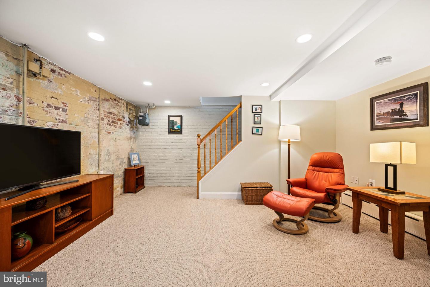 225 E MASON AVE, ALEXANDRIA, Virginia 22301, 2 Bedrooms Bedrooms, ,1 BathroomBathrooms,Residential,For sale,225 E MASON AVE,VAAX2042258 MLS # VAAX2042258