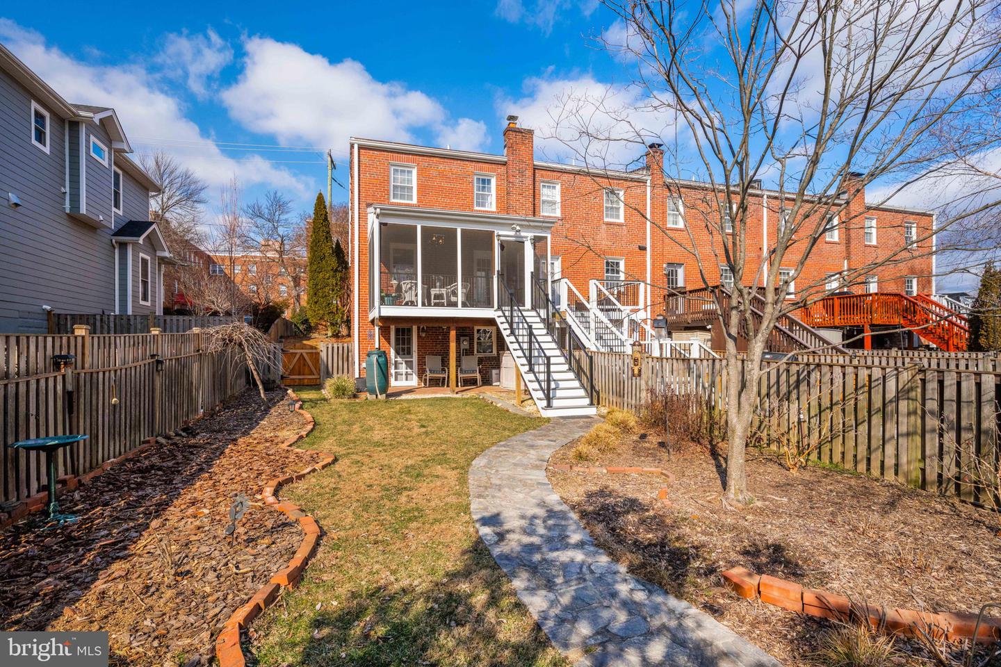 225 E MASON AVE, ALEXANDRIA, Virginia 22301, 2 Bedrooms Bedrooms, ,1 BathroomBathrooms,Residential,For sale,225 E MASON AVE,VAAX2042258 MLS # VAAX2042258