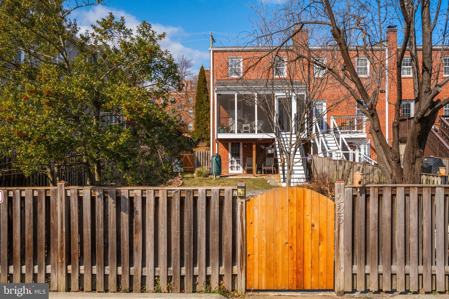 225 E MASON AVE, ALEXANDRIA, Virginia 22301, 2 Bedrooms Bedrooms, ,1 BathroomBathrooms,Residential,For sale,225 E MASON AVE,VAAX2042258 MLS # VAAX2042258