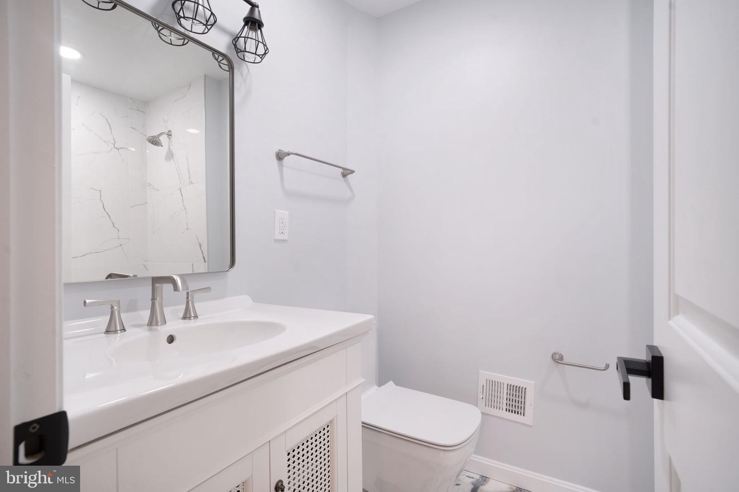 4107 4TH ST NW, WASHINGTON, District Of Columbia 20011, 3 Bedrooms Bedrooms, ,3 BathroomsBathrooms,Residential,For sale,4107 4TH ST NW,DCDC2187334 MLS # DCDC2187334