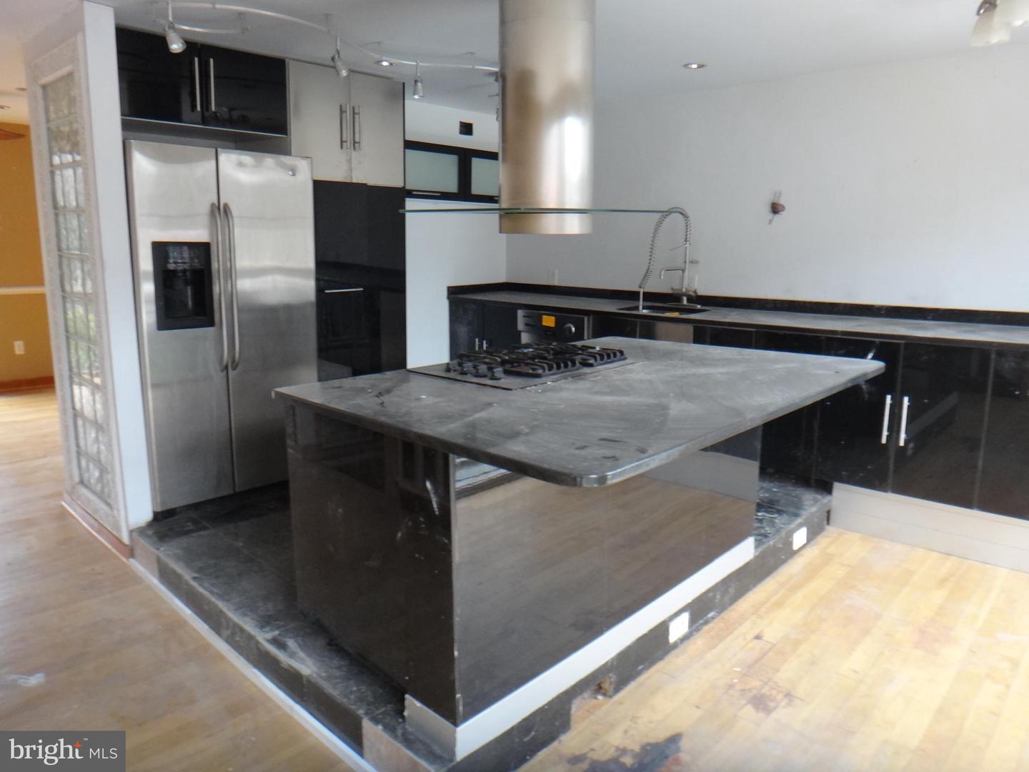 WASHINGTON, District Of Columbia 20024, 2 Bedrooms Bedrooms, ,2 BathroomsBathrooms,Residential,For sale,DCDC2187346 MLS # DCDC2187346
