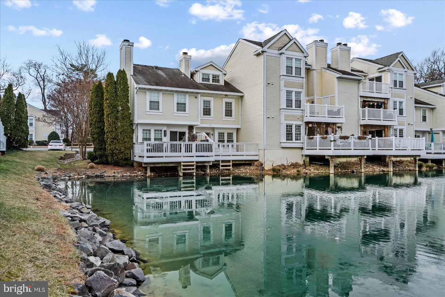 3332 LAKESIDE VIEW DR #4-7, FALLS CHURCH, Virginia 22041, 2 Bedrooms Bedrooms, 6 Rooms Rooms,2 BathroomsBathrooms,Residential,For sale,3332 LAKESIDE VIEW DR #4-7,VAFX2224420 MLS # VAFX2224420