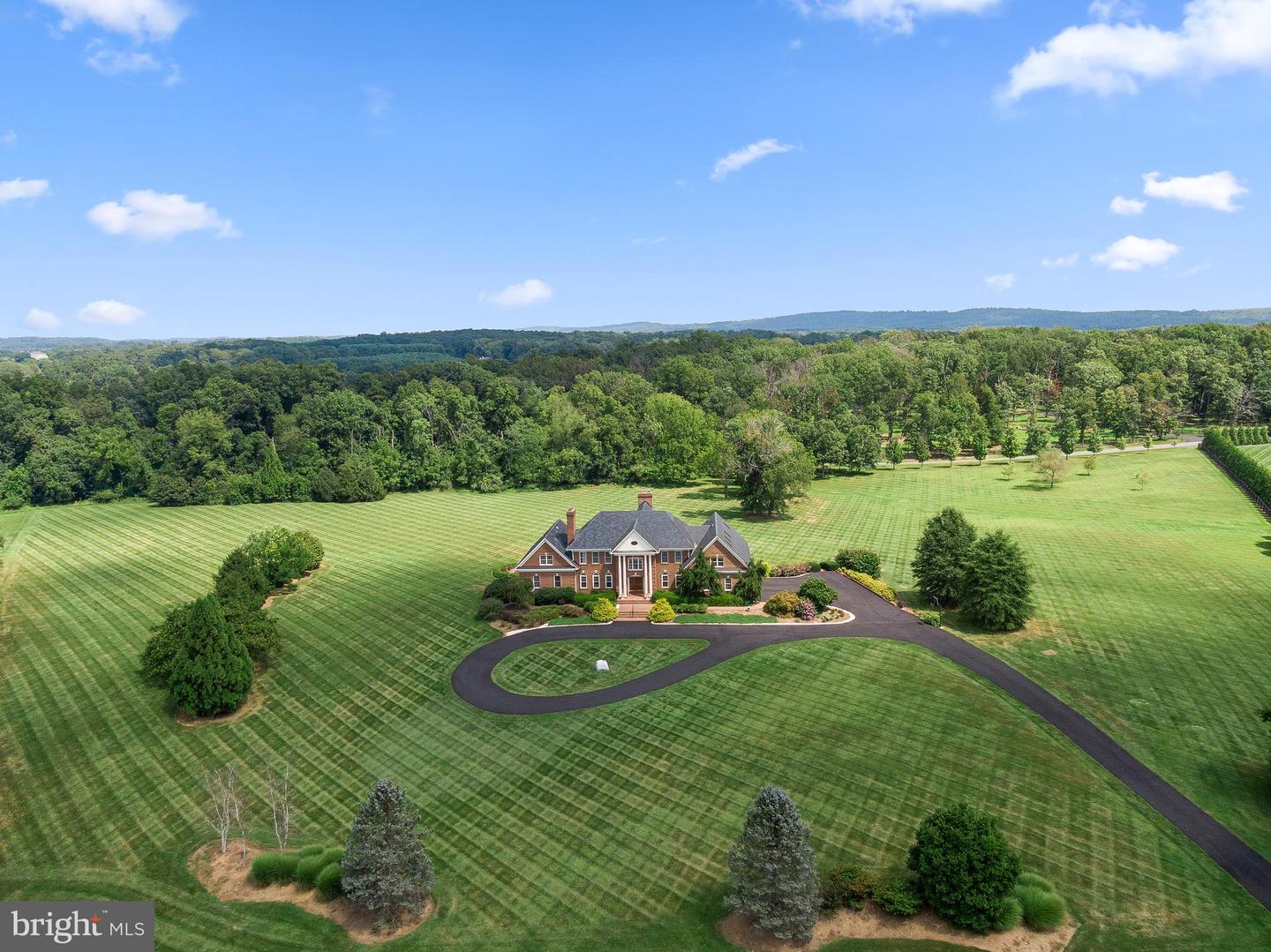 37120 DEVON WICK LN, PURCELLVILLE, Virginia 20132, 6 Bedrooms Bedrooms, ,6 BathroomsBathrooms,Residential,For sale,37120 DEVON WICK LN,VALO2085604 MLS # VALO2085604