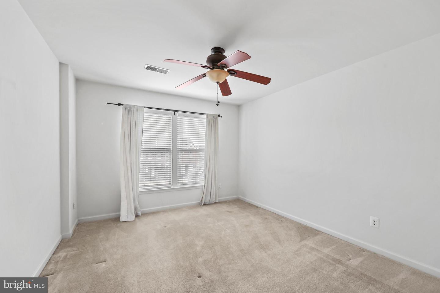 5805 DEEP CREEK DR, FREDERICKSBURG, Virginia 22407, 4 Bedrooms Bedrooms, ,3 BathroomsBathrooms,Residential,For sale,5805 DEEP CREEK DR,VASP2029852 MLS # VASP2029852
